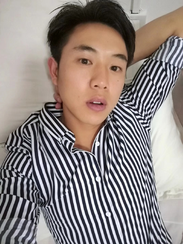 小雷的第二张照片--深圳相亲服务中心