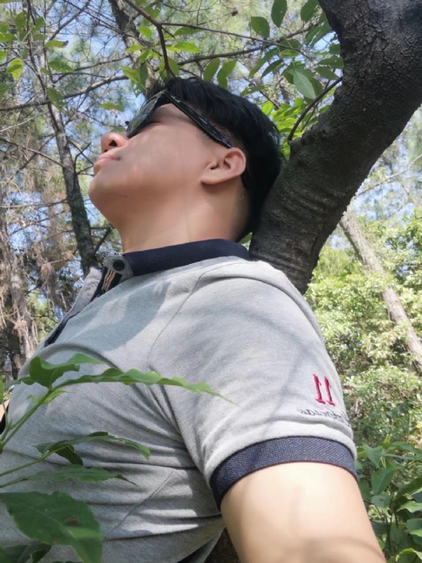 新丁的第一张照片--深圳相亲服务中心