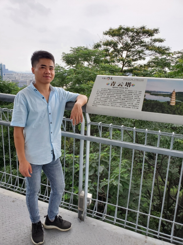 尚德的第一张照片--深圳相亲服务中心