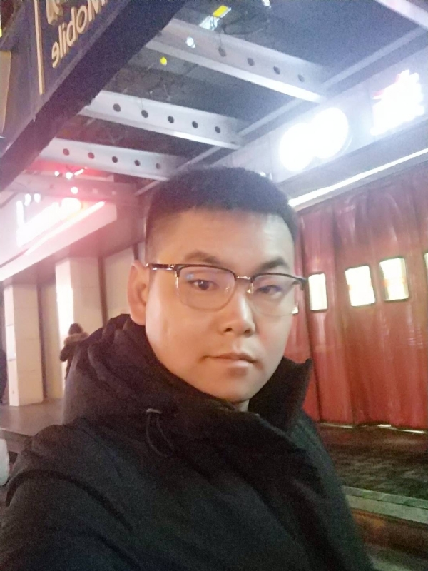 杜跃龙的第二张照片--深圳相亲服务中心