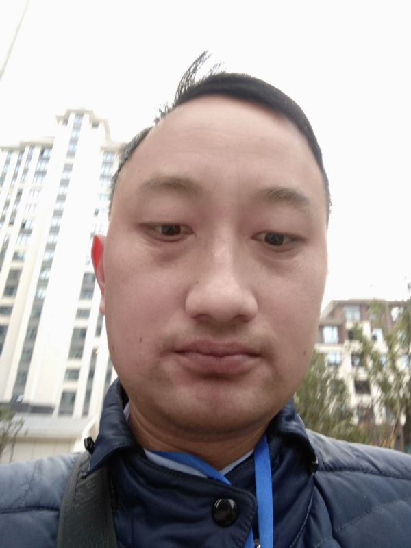 老男人的第一张照片--深圳相亲服务中心