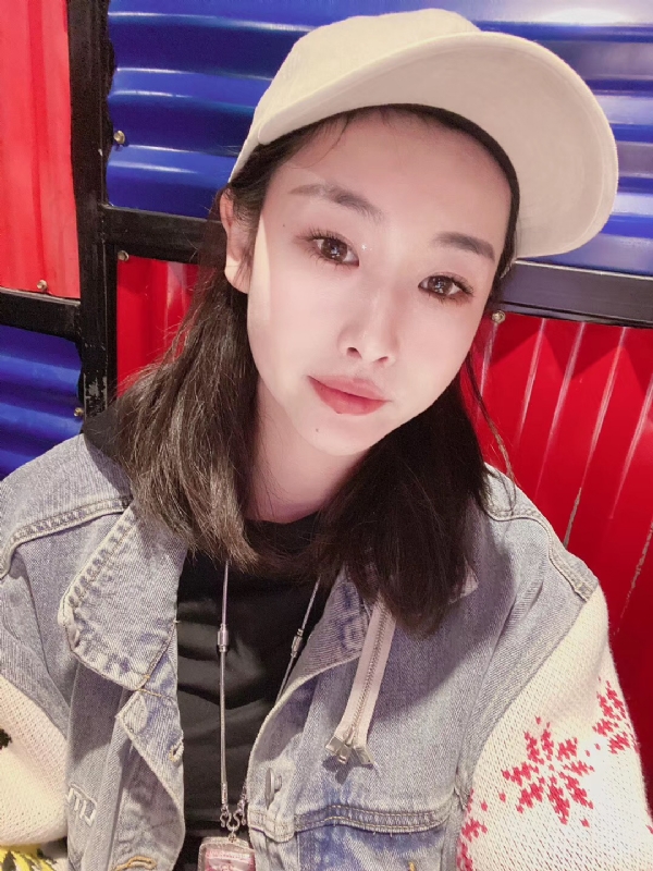 玲珑的第一张照片--深圳相亲服务中心