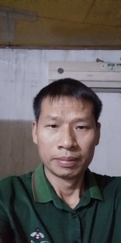执着跋涉的第二张照片--深圳相亲服务中心
