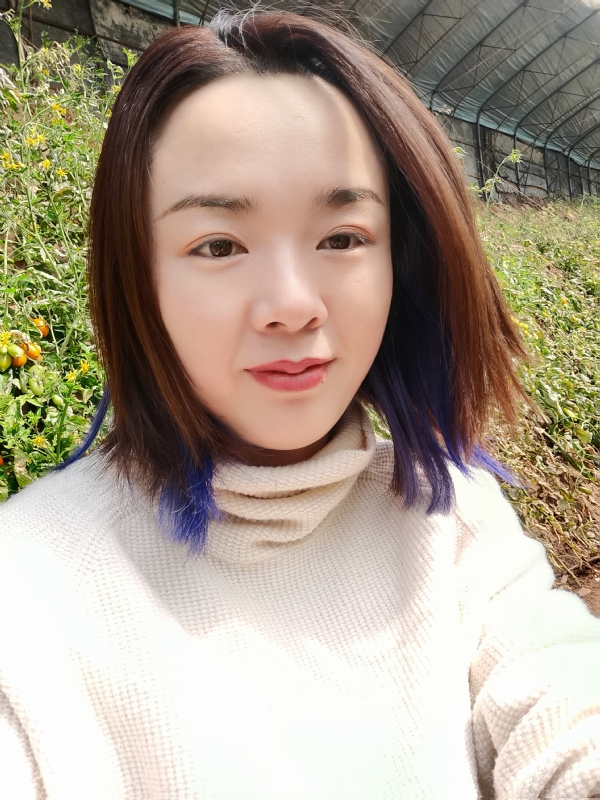 欣欣向荣的第一张照片--深圳相亲服务中心