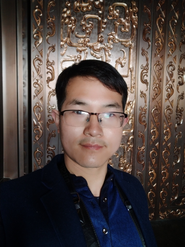 鹏鸟的第一张照片--深圳相亲服务中心