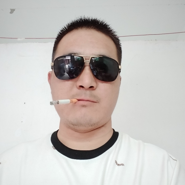 白伟伟的第一张照片--深圳相亲服务中心