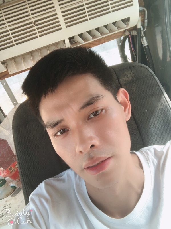 小董的第一张照片--深圳相亲服务中心