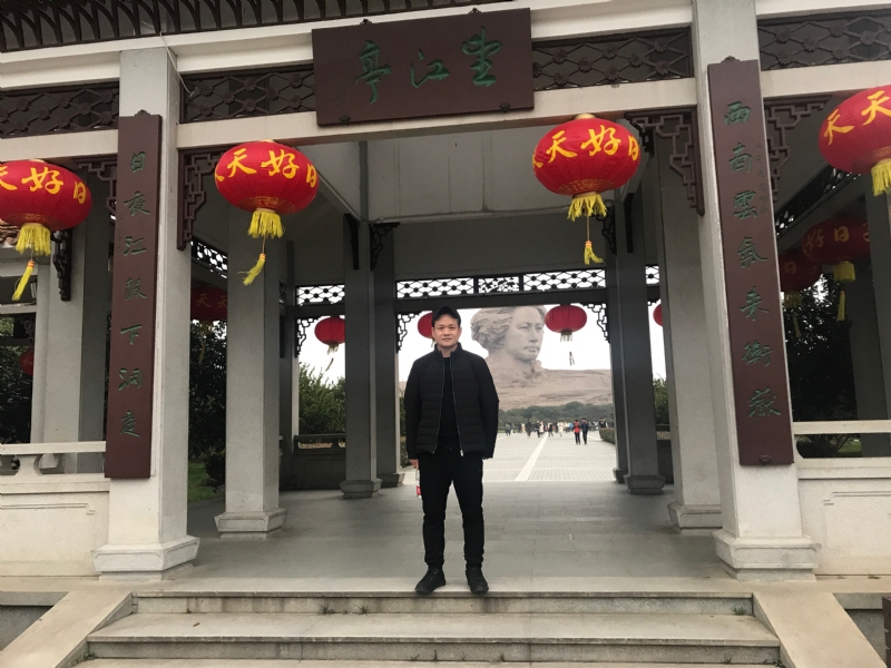 风继续吹的第一张照片--深圳相亲服务中心
