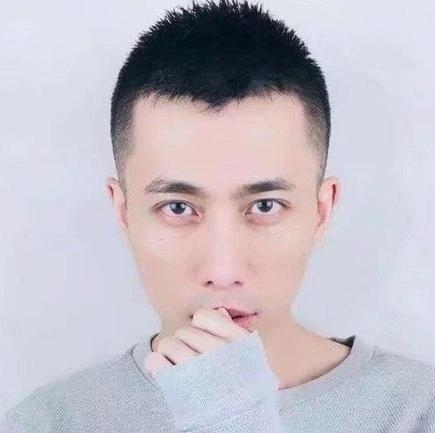 辛酉的第一张照片--深圳相亲服务中心