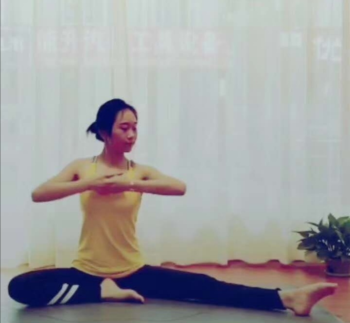 静静子的第一张照片--深圳相亲服务中心