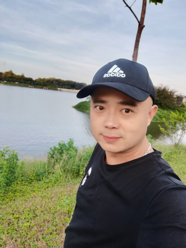 石头哥的第一张照片--深圳相亲服务中心