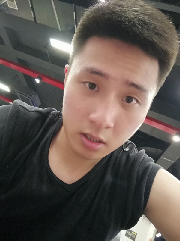 江南的雨的第一张照片--深圳相亲服务中心