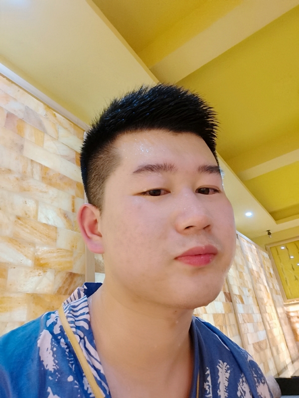 六月与阿十二的第一张照片--深圳相亲服务中心