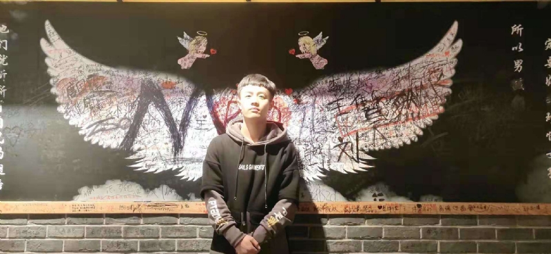 水彩画师的第一张照片--深圳相亲服务中心