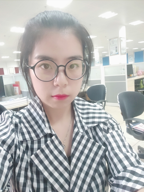 莹莹的第一张照片--深圳相亲服务中心