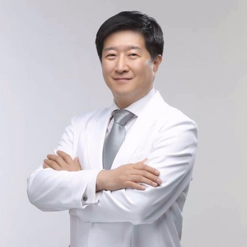 王伟的第四张照片--深圳相亲服务中心