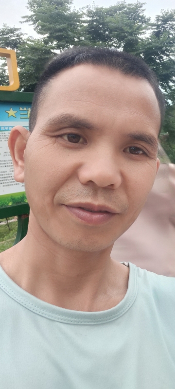 找个相爱的人结婚的第一张照片--深圳相亲服务中心
