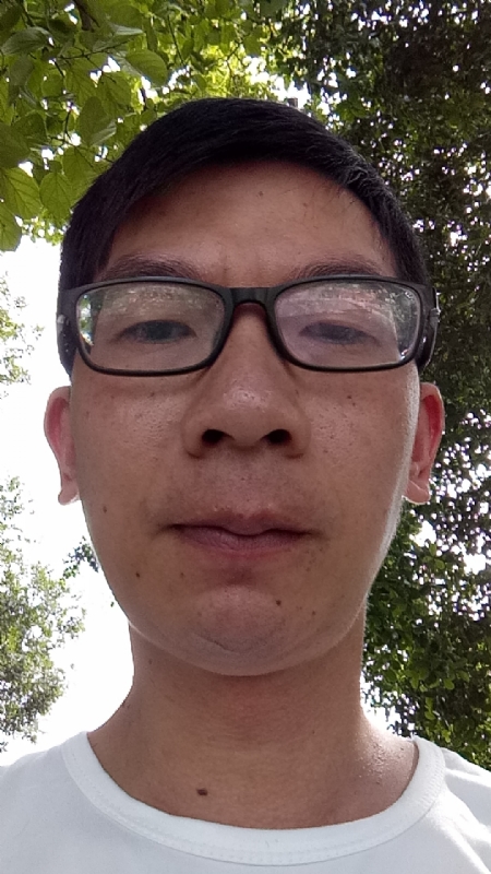 奋斗的第一张照片--深圳相亲服务中心