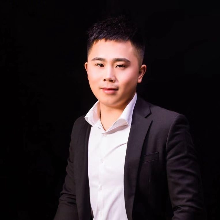 只欠东风的第一张照片--深圳相亲服务中心
