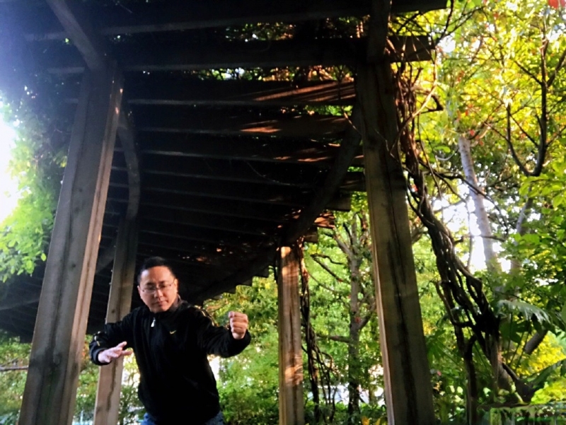 自故深情好受伤的第二张照片--深圳相亲服务中心