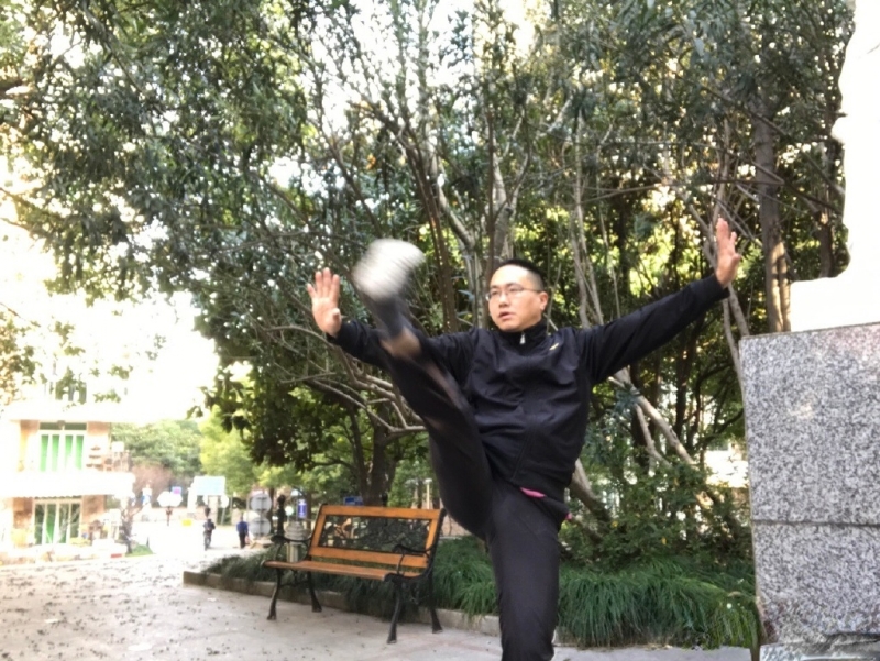 自故深情好受伤的第三张照片--深圳相亲服务中心