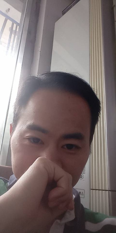 90年大叔的第一张照片--深圳相亲服务中心