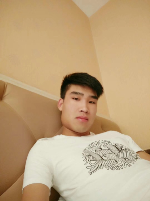 谁不曾孤单上路的第二张照片--深圳相亲服务中心