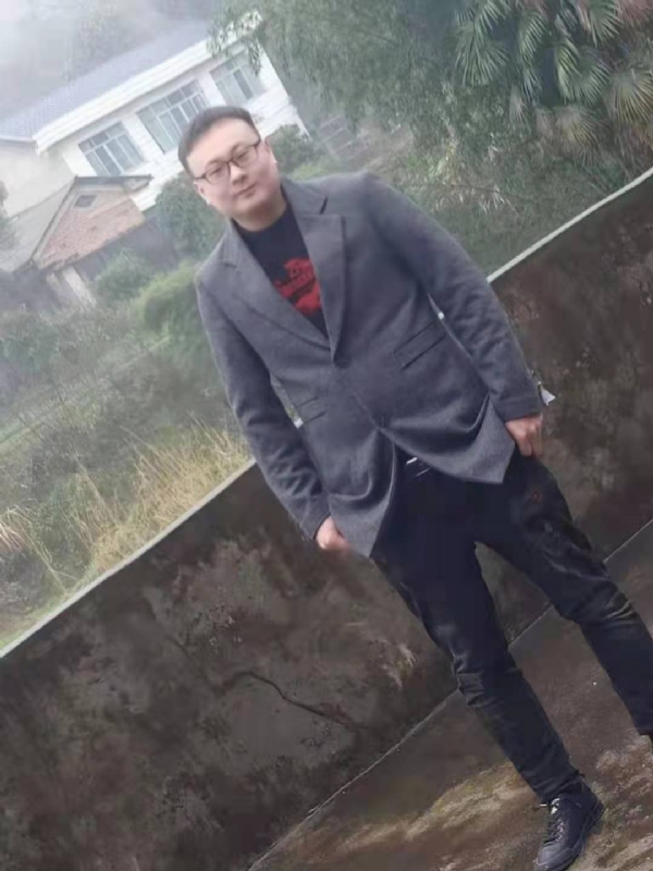 冰城的第一张照片--深圳相亲服务中心