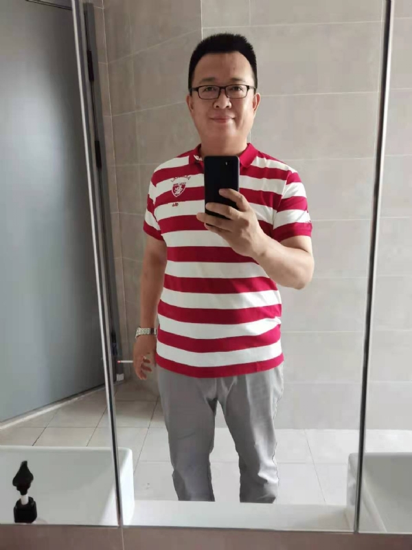 行走的打桩机的第一张照片--深圳相亲服务中心