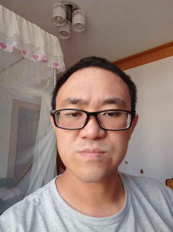 小涨常鸿的第一张照片--深圳相亲服务中心