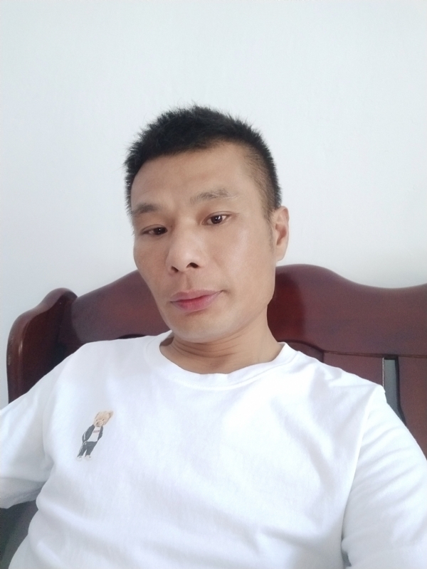 年少轻狂的第一张照片--深圳相亲服务中心