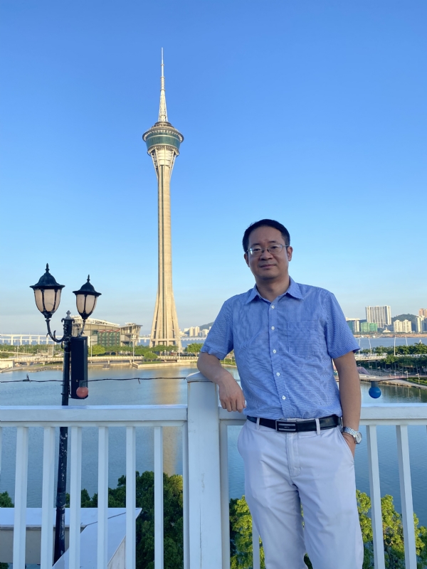 Yangyi的第三张照片--深圳相亲服务中心