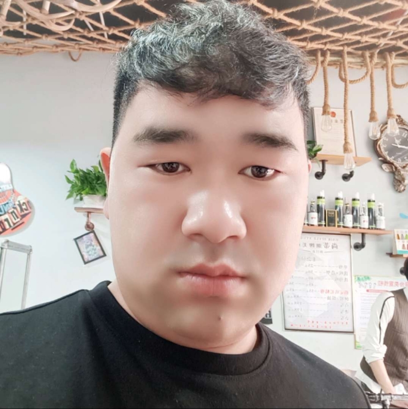 田野小伟的第一张照片--深圳相亲服务中心