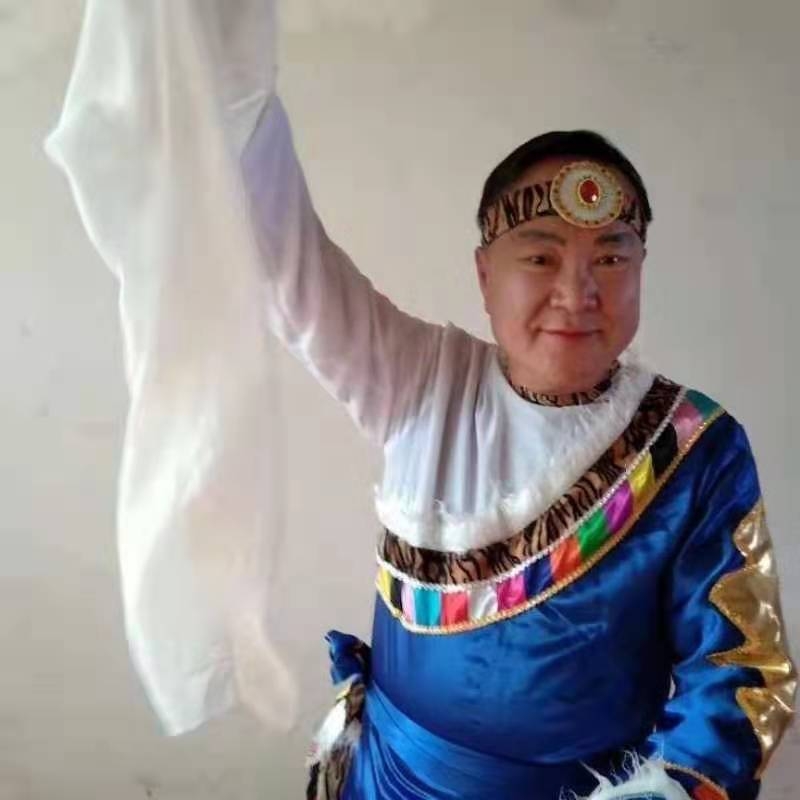 走在冷风中的第一张照片--深圳相亲服务中心