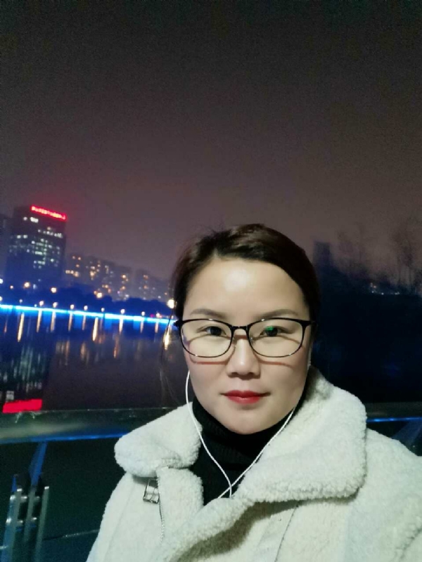 小英的第一张照片--深圳相亲服务中心