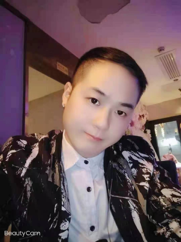 放弃一切，从头再来的第一张照片--深圳相亲服务中心