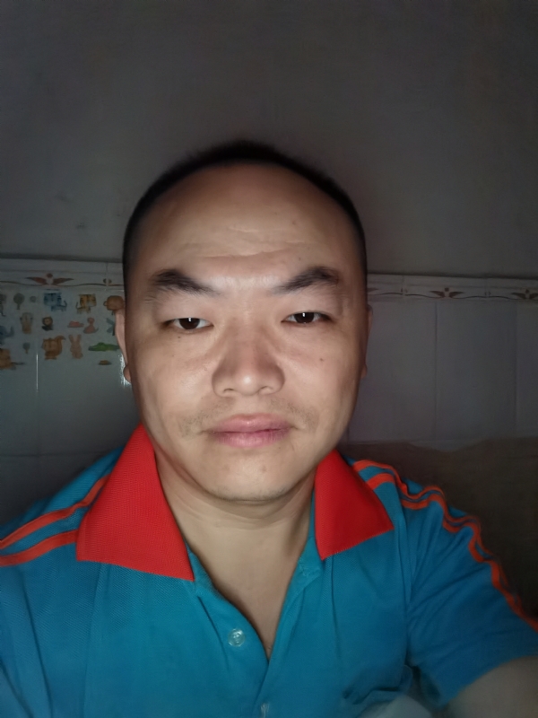 与子携老的第二张照片--深圳相亲服务中心