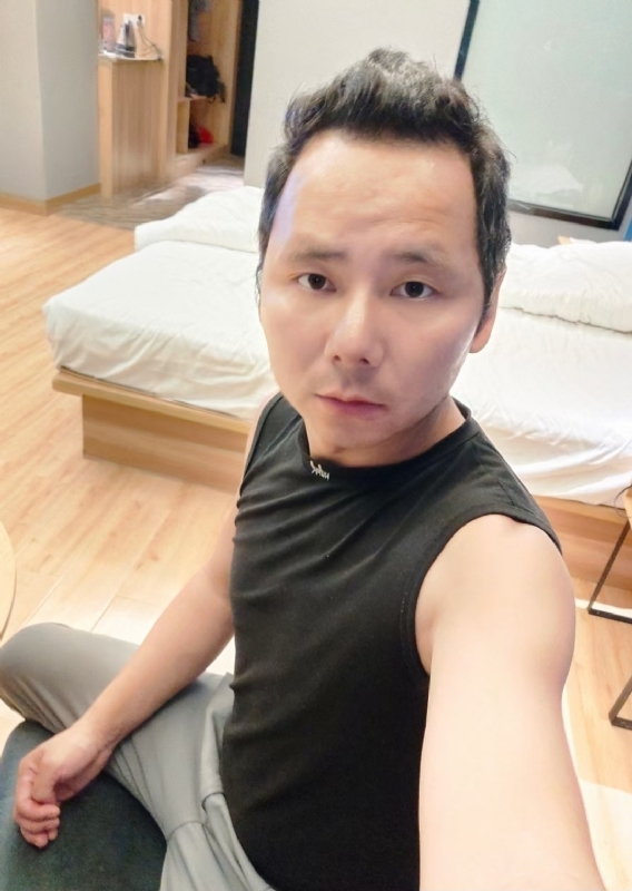 爱远的要命的第一张照片--深圳相亲服务中心