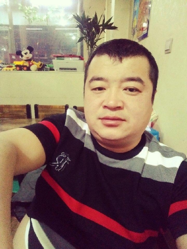 老实人的第一张照片--深圳相亲服务中心