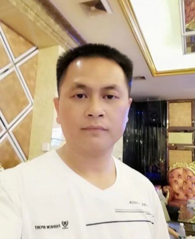 小梁的第一张照片--深圳相亲服务中心
