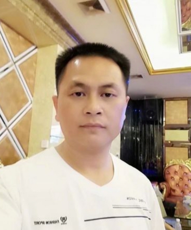 小梁的第二张照片--深圳相亲服务中心