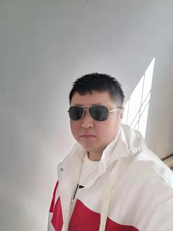 大漠叔叔的第一张照片--深圳相亲服务中心