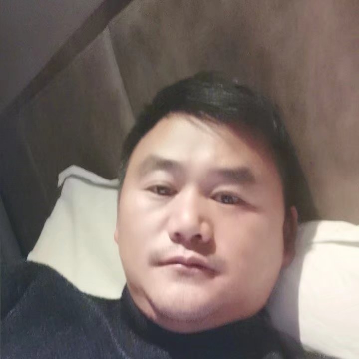奔跑的第二张照片--深圳相亲服务中心
