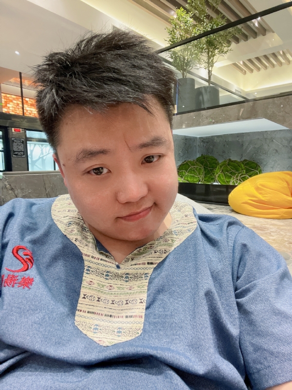 小恶魔的第一张照片--深圳相亲服务中心