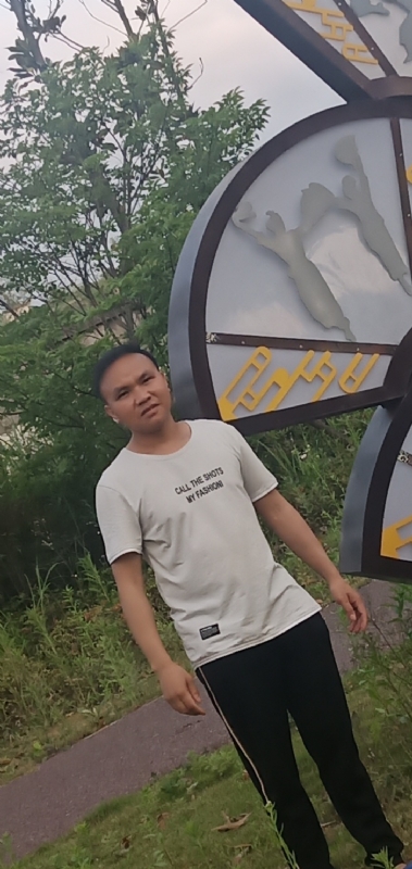 愉快的阳光的第一张照片--深圳相亲服务中心