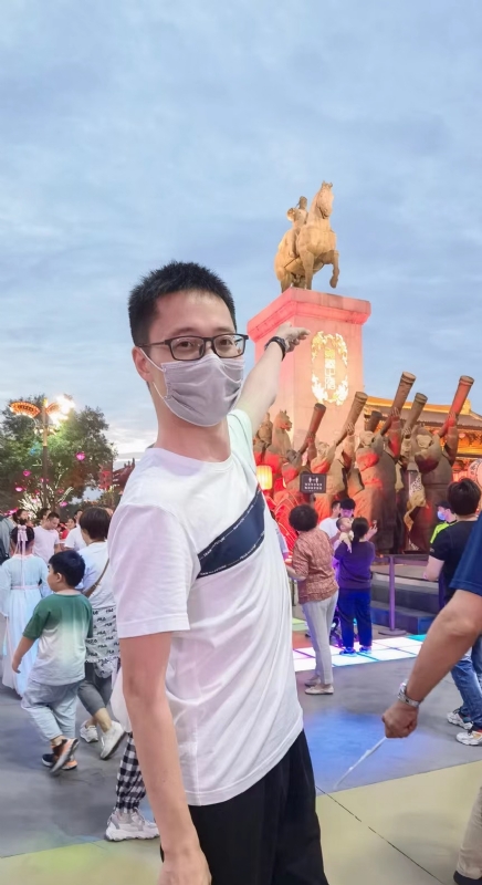 一休哥的第一张照片--深圳相亲服务中心