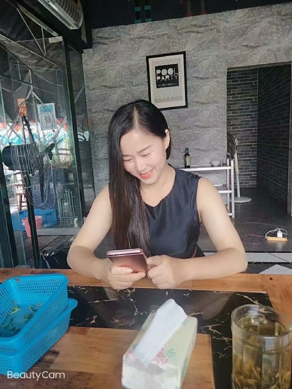 如不坚强弱给谁看的第一张照片--深圳相亲服务中心