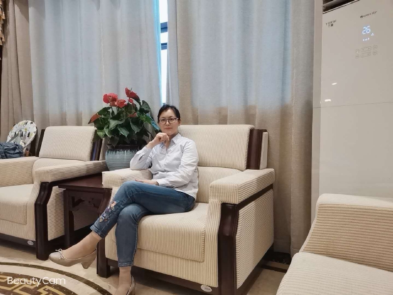 秋水伊人的第一张照片--深圳相亲服务中心