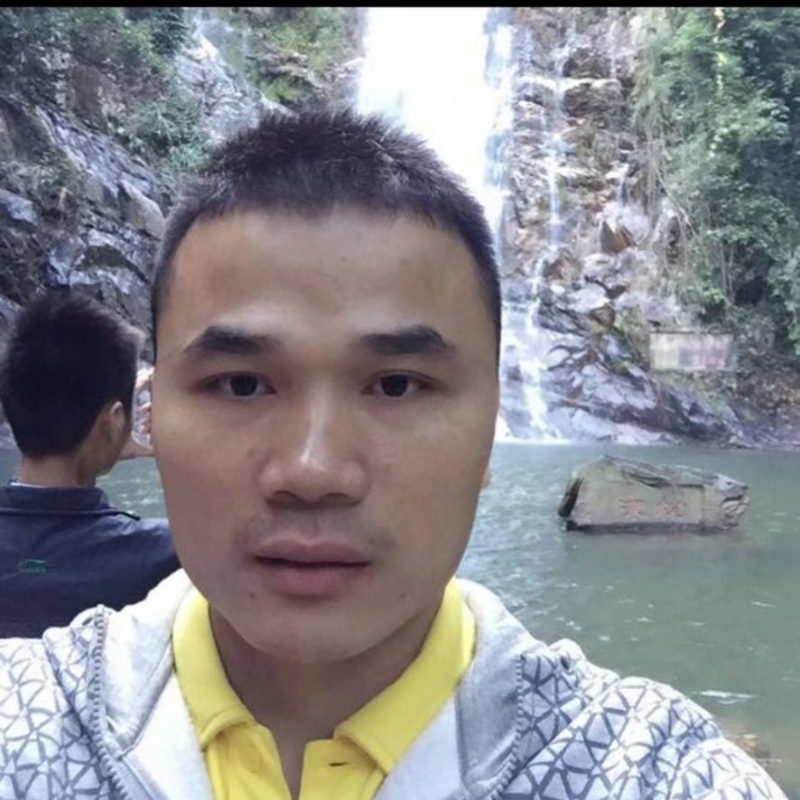 老梁的第一张照片--深圳相亲服务中心