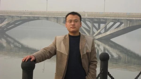 云中望月的第一张照片--深圳相亲服务中心